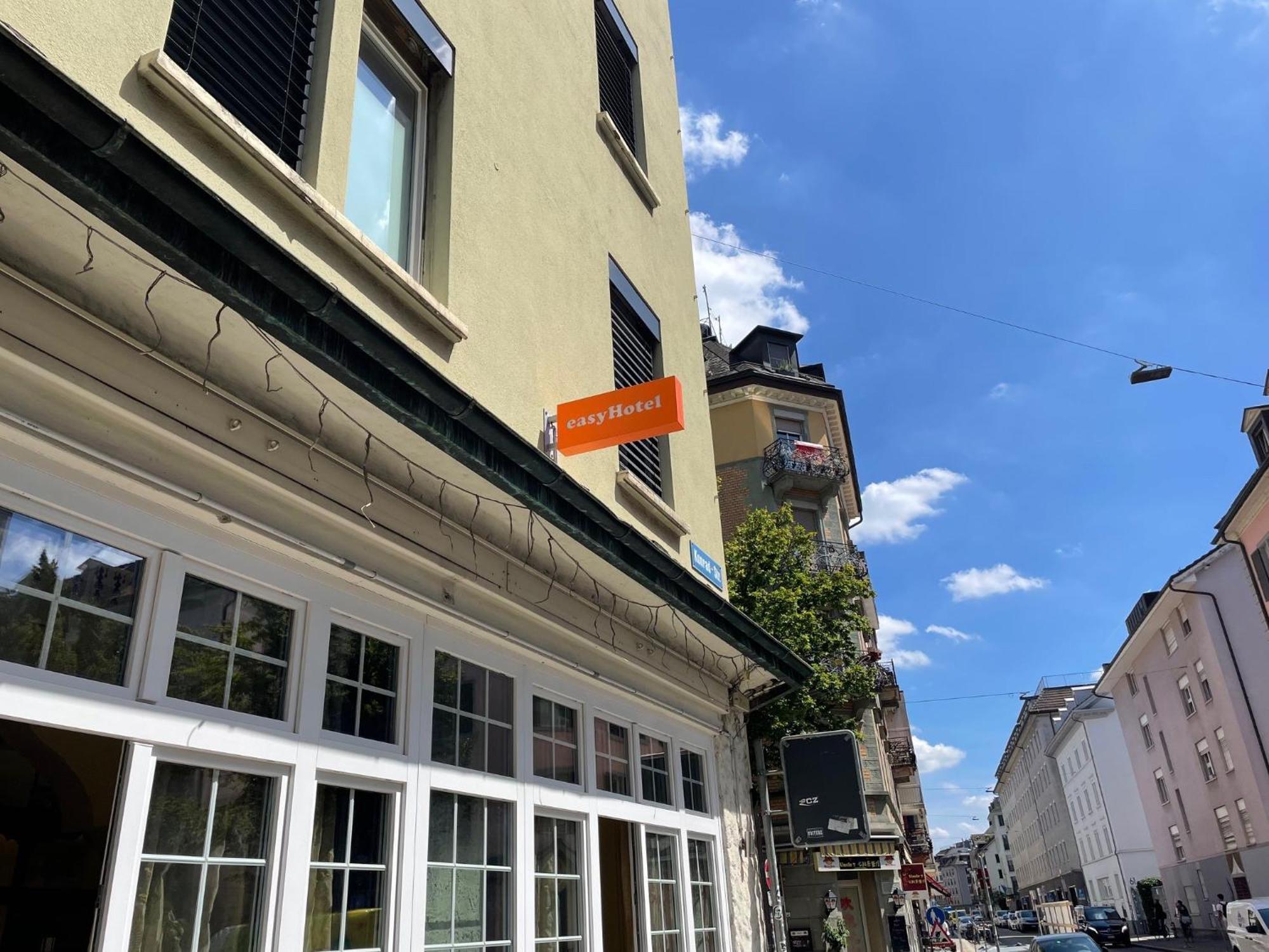 Easyhotel Zuerich Main Station Exterior foto